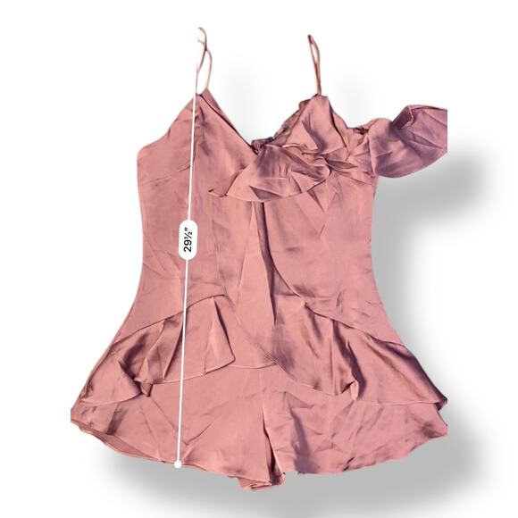 Dress Forum NWT Dusty Rose Asymmetrical Ruffle Romper Size M Boho - Picture 3 of 10